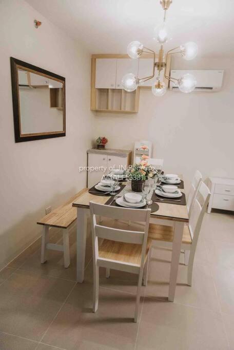 Work-Friendly Mountain-View Condo Near Sm Seaside Cebu Eksteriør billede